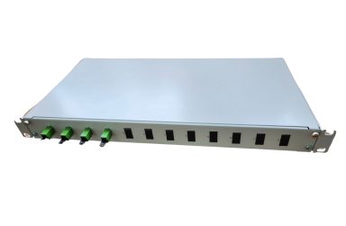 4x E2000 APC OS2 Simplex Huber Suhner Spleißbox 19" 1HE